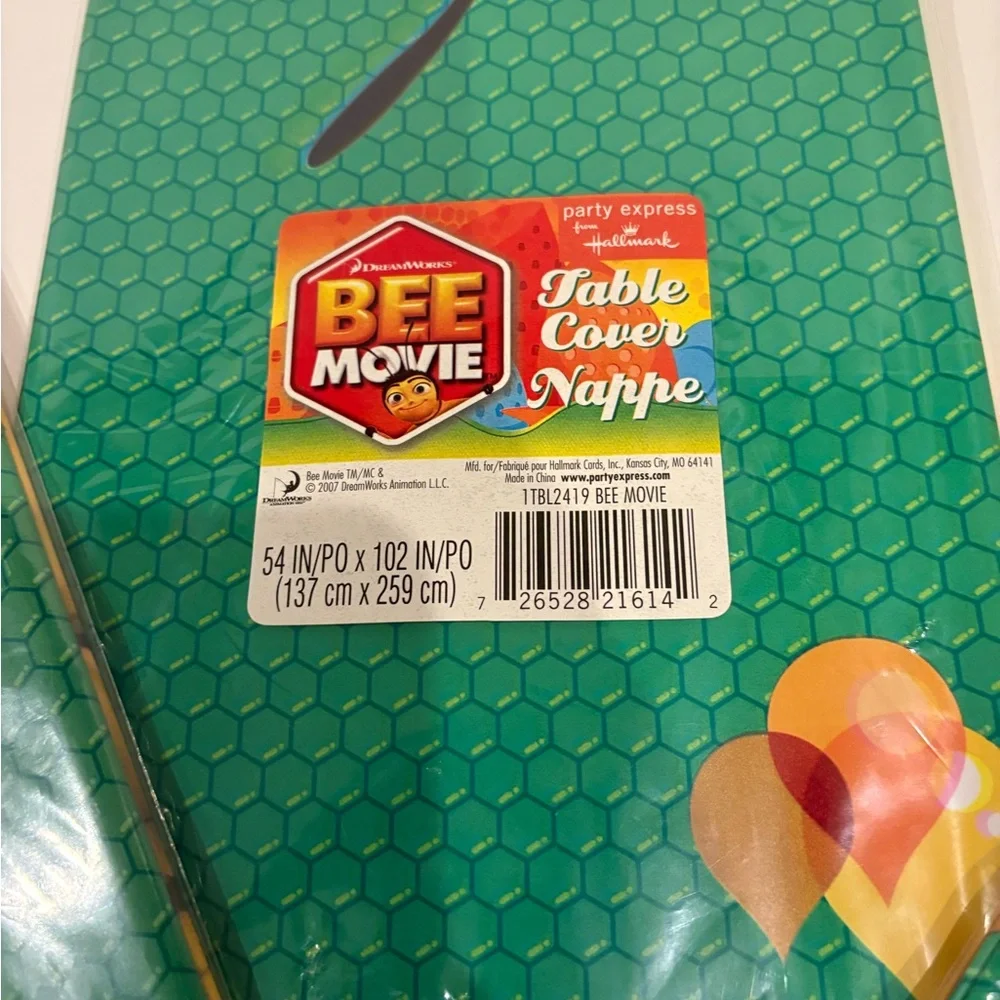 Brand New 2007 Dreamworks Bee Movie Party Table cloths